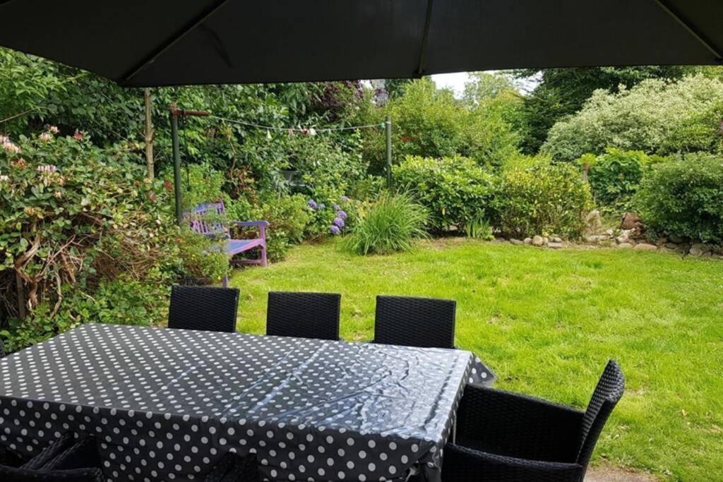 Gemuetliche Haushaelfte Mit Garten Und Terrasse Фленсбург Екстер'єр фото